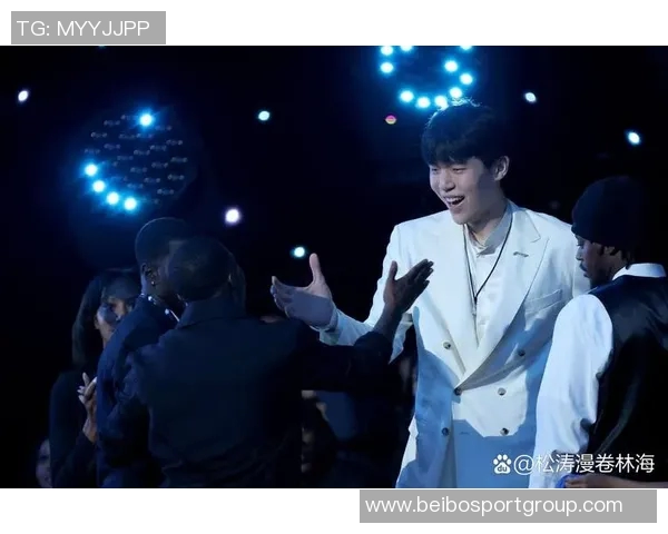 混音主帅称赞杨瀚森进攻表现出色总能创造良机助队伍取胜 混音主帅称赞杨瀚森进攻表现出色总能创造良机助队伍取胜